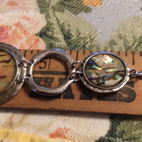 Abalone and silvertone bracelet toggle clasp - Picture 7 of 7